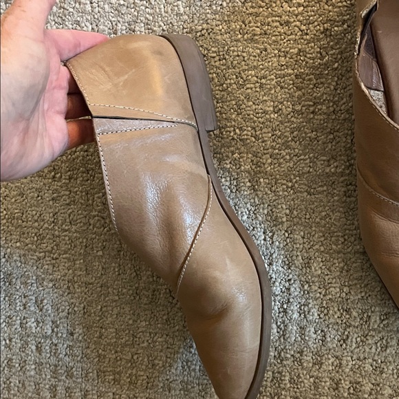 Bueno Women's Brown Leather Loafers - Picture 4 of 5